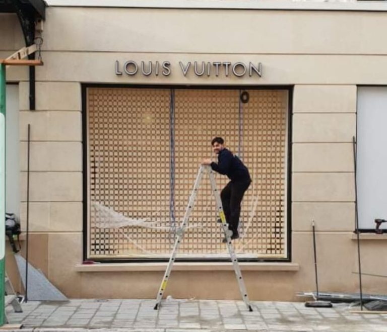 Remplacement Vitrine - Louis Vuitton